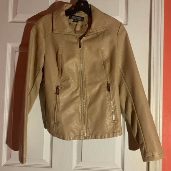 leather jacket - Picture 2 of 4